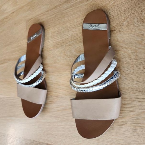QUPID sandals size 8.5 - Picture 3 of 6